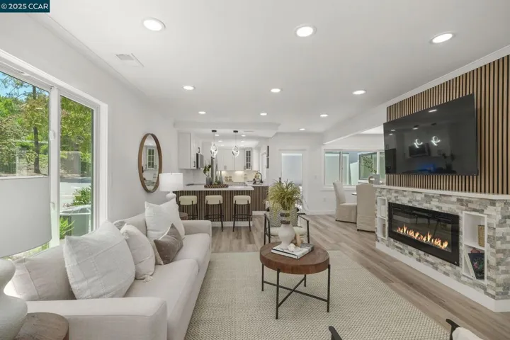 1133 Golden Rain Road 3, Walnut Creek, California 94595