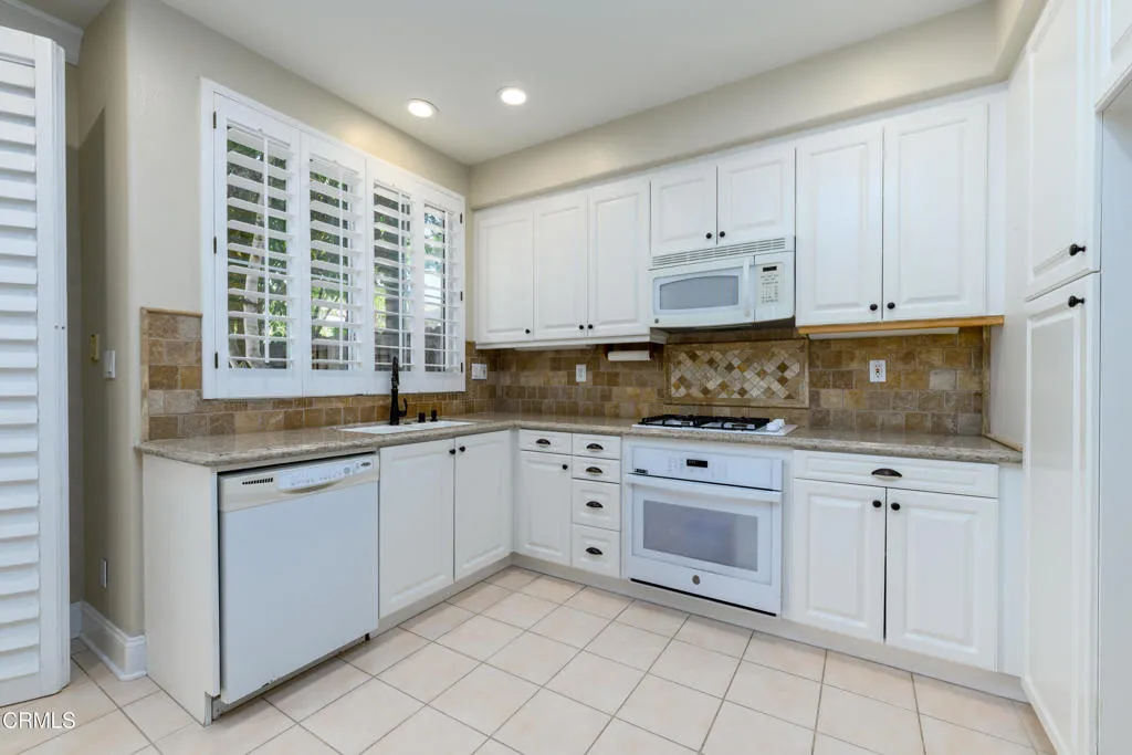 353 Via Cantilena, Camarillo, California 93012 home-pic-14