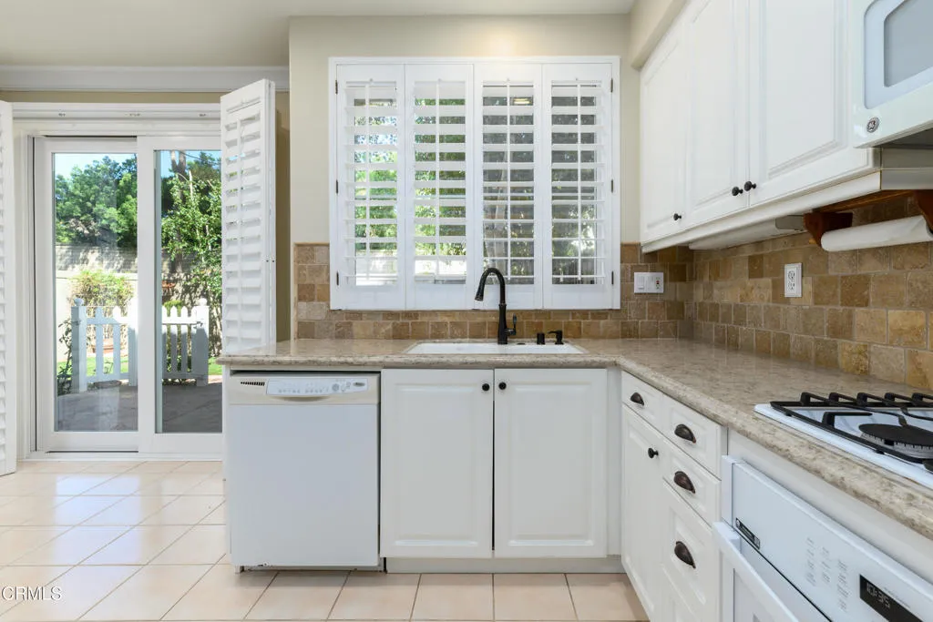 353 Via Cantilena, Camarillo, California 93012 home-pic-17