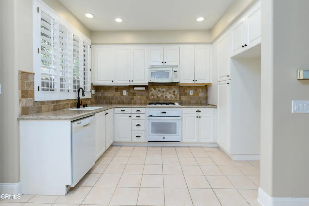 353 Via Cantilena, Camarillo, California 93012 home-pic-15