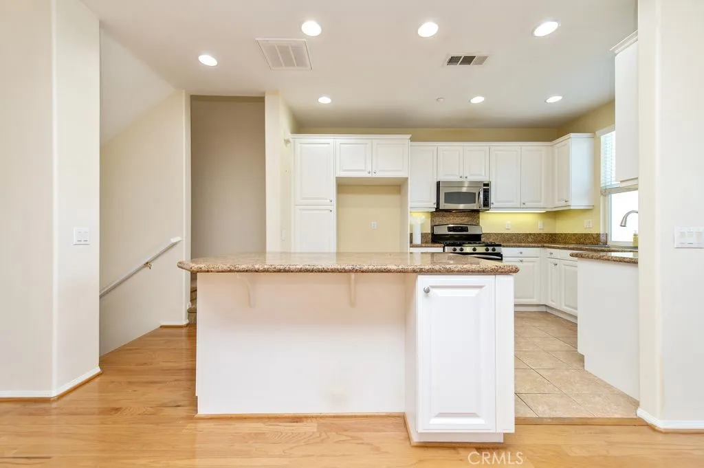 32 Clifford Lane, Ladera Ranch, California 92694 home-pic-23