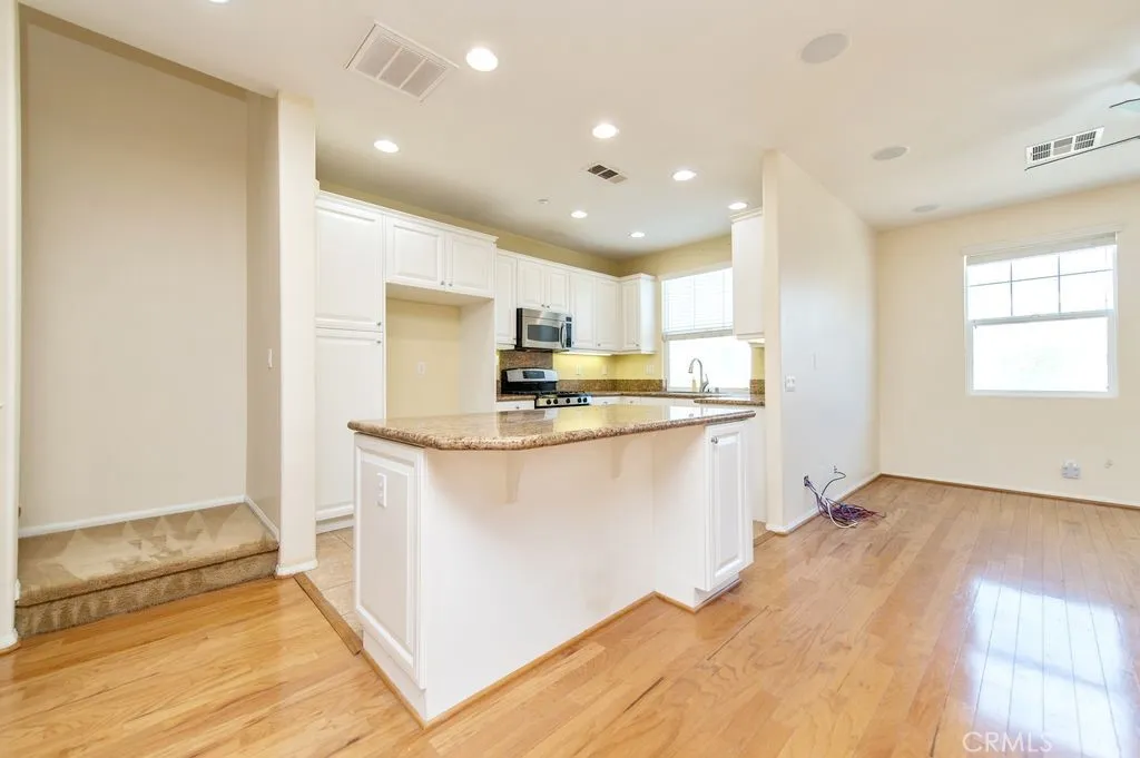 32 Clifford Lane, Ladera Ranch, California 92694 home-pic-22