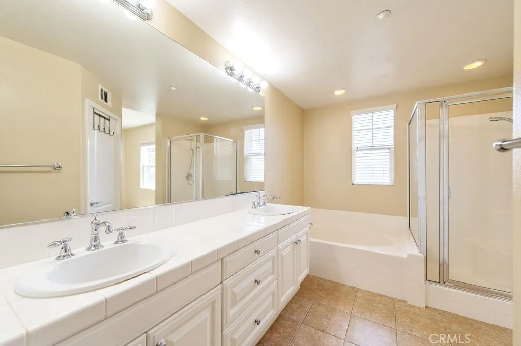 32 Clifford Lane, Ladera Ranch, California 92694 home-pic-12