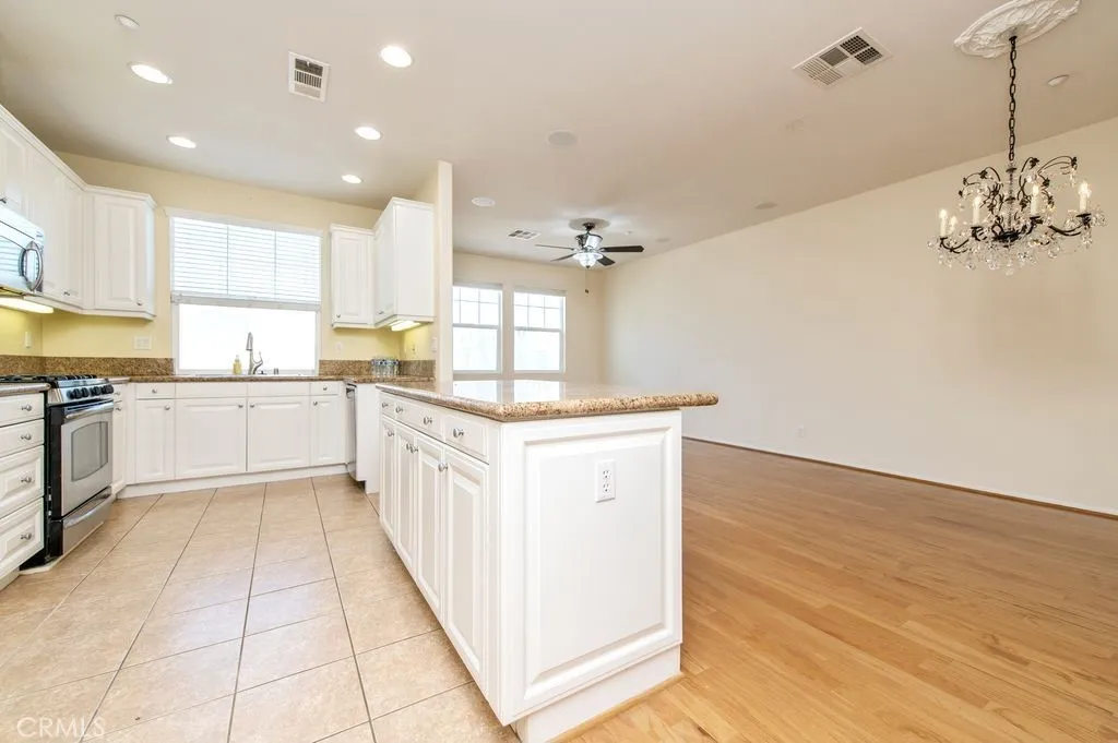 32 Clifford Lane, Ladera Ranch, California 92694 home-pic-21