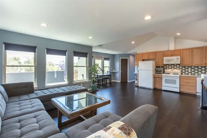 2852 Los Feliz Court, San Luis Obispo, California 93401