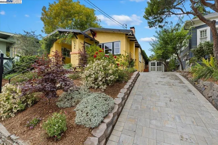 194 John St, Oakland, California 94611