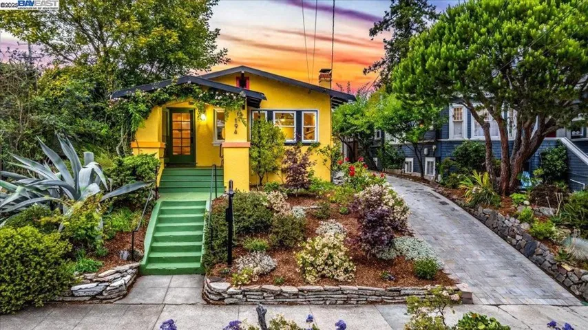 194 John St, Oakland, California 94611