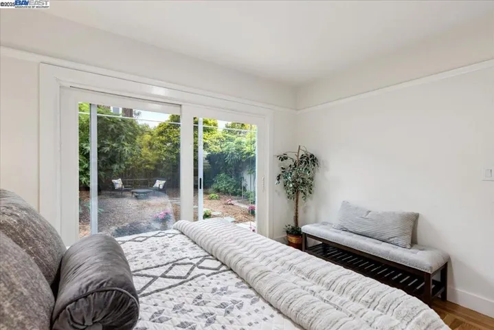 194 John St, Oakland, California 94611