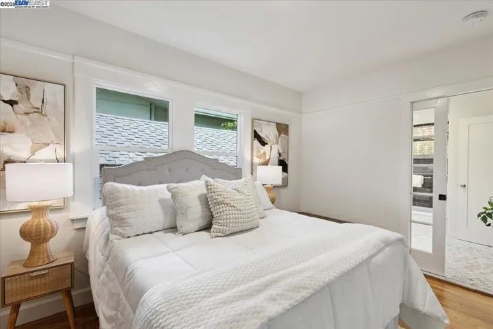 194 John St, Oakland, California 94611