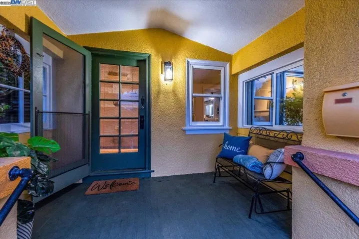 194 John St, Oakland, California 94611