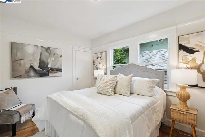 194 John St, Oakland, California 94611