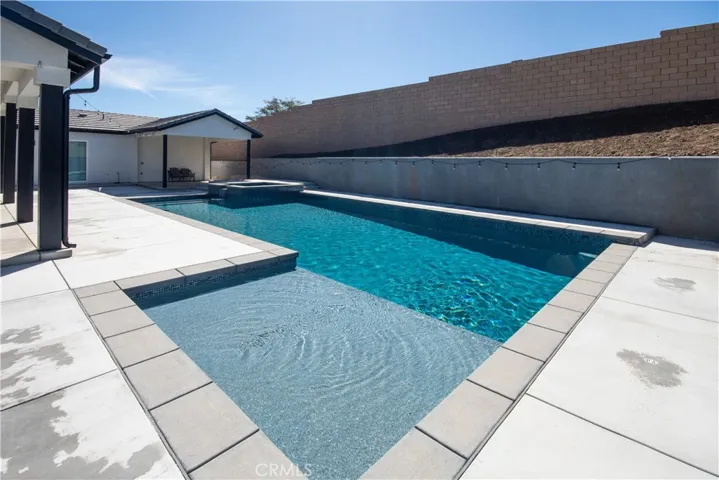 1204 Arbenz Circle, Corona, California 92881
