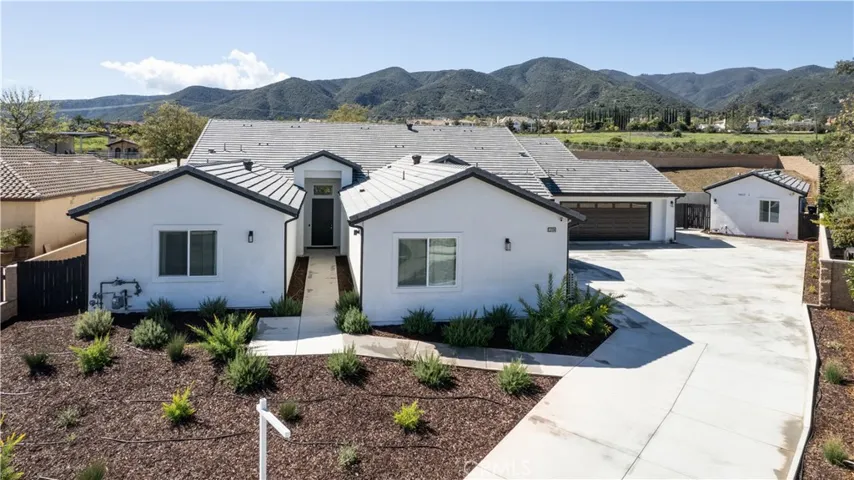 1204 Arbenz Circle, Corona, California 92881