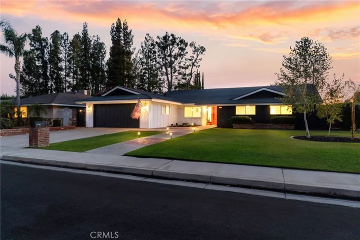419 Starmount Lane, Bakersfield, California 93309
