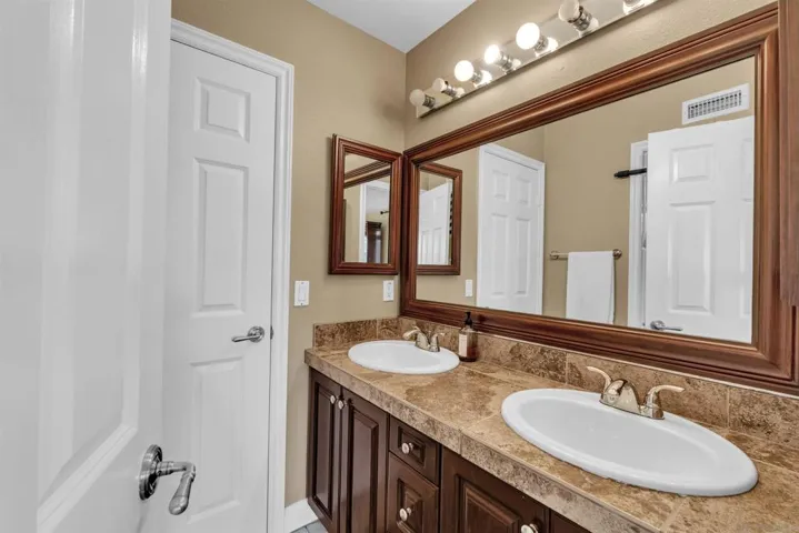 5398 Shannon Ridge Ln, San Diego, California 92130