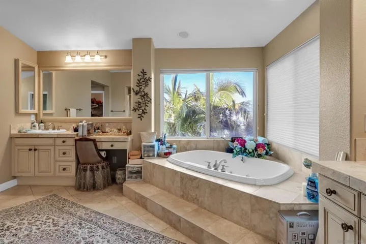 5398 Shannon Ridge Ln, San Diego, California 92130