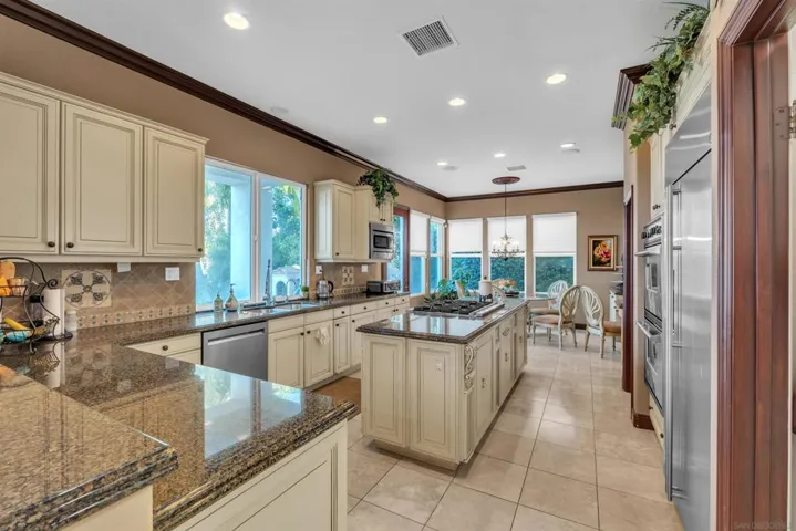 5398 Shannon Ridge Ln, San Diego, California 92130