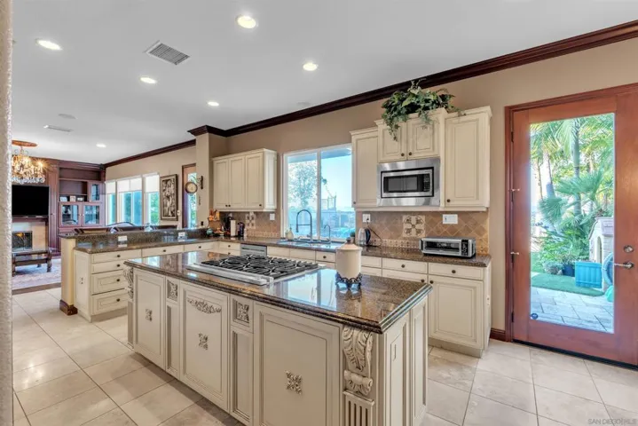 5398 Shannon Ridge Ln, San Diego, California 92130