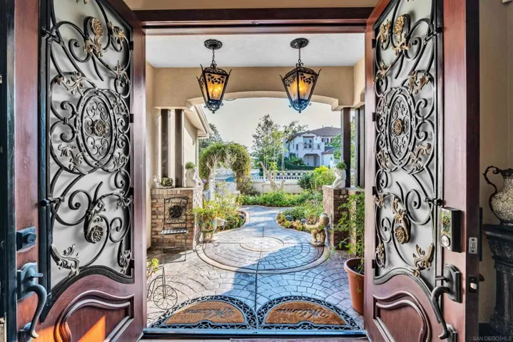 5398 Shannon Ridge Ln, San Diego, California 92130