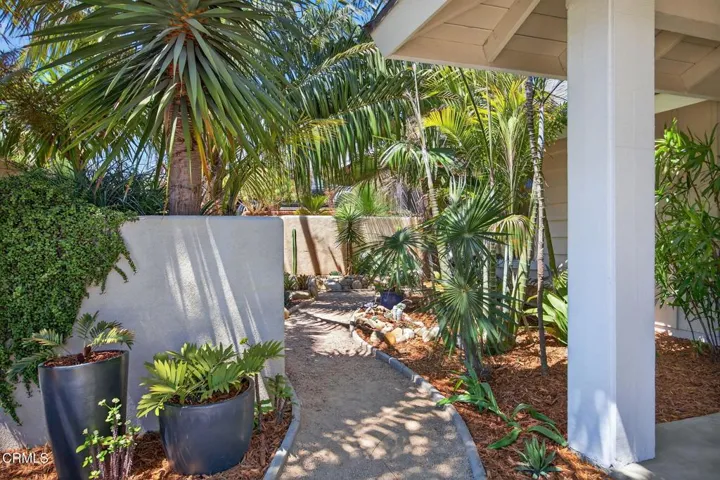 Private Front Yard