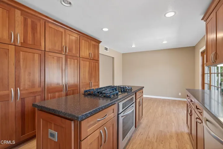 Kitchen & Dining Area