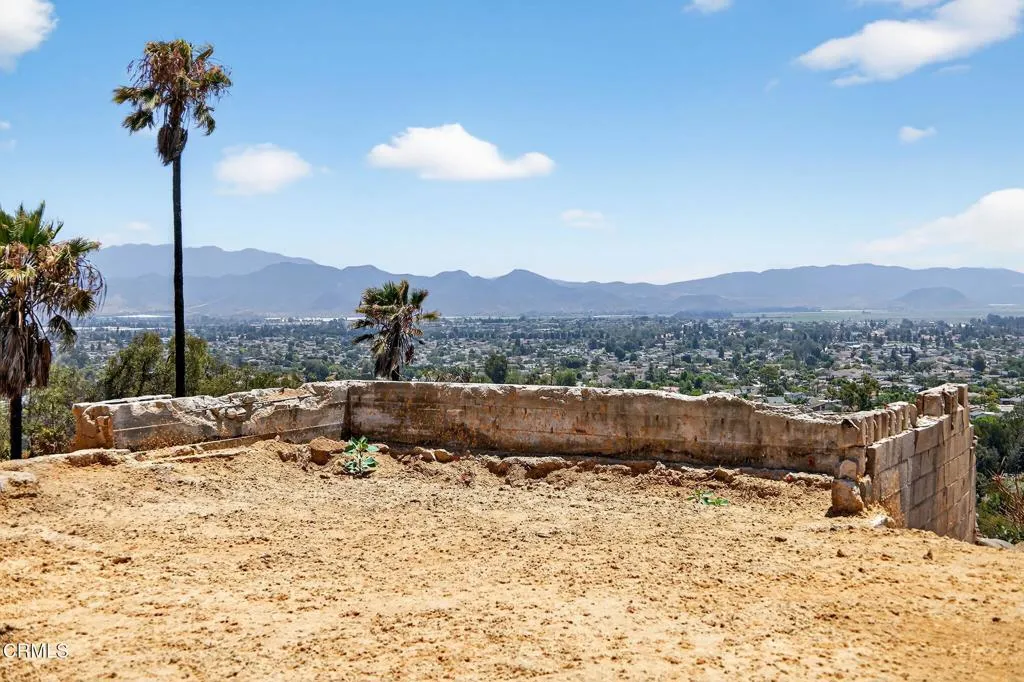 28-web-or-mls-UpmarketMedia_375H-57