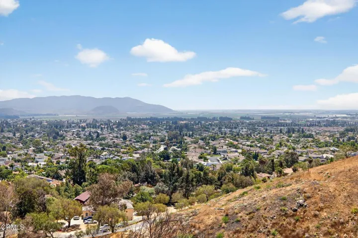 26-web-or-mls-UpmarketMedia_375H-49