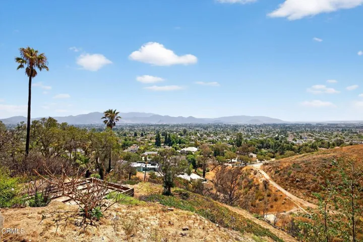 15-web-or-mls-UpmarketMedia_375H-18