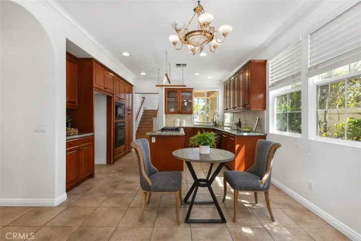 Kitchen has eat in area