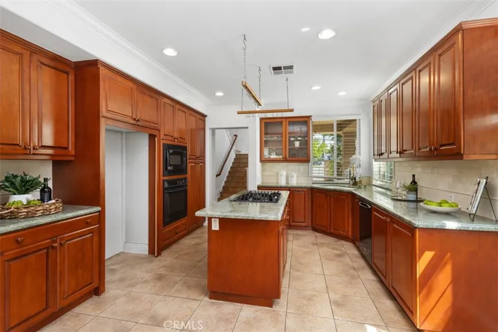 Kitchen has large center island