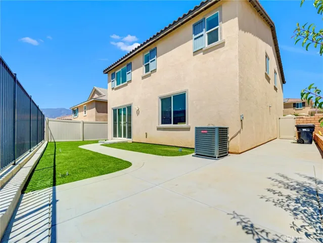 *Well manicured Back yard