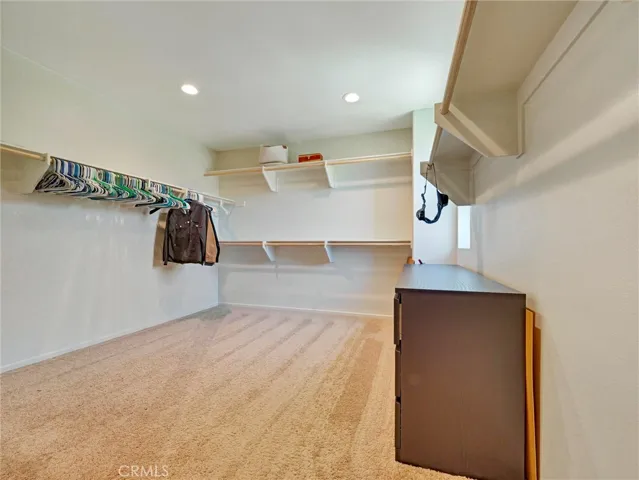 *Master Bedroom Walk-in Closet