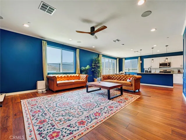*Beautiful Open Floor Plan Concept!!!