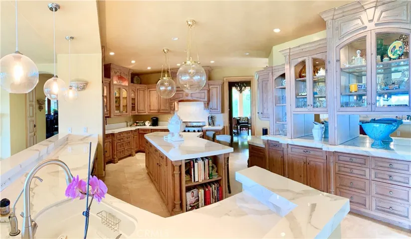 Look at ocean as you stand at sink!  Kitchen overlooks great room and surfers.