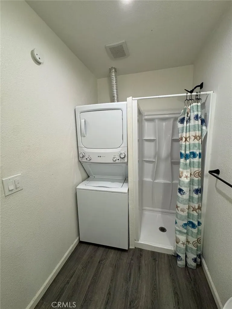 24389 La Glorita Circle, Newhall, California 91321 home-pic-23