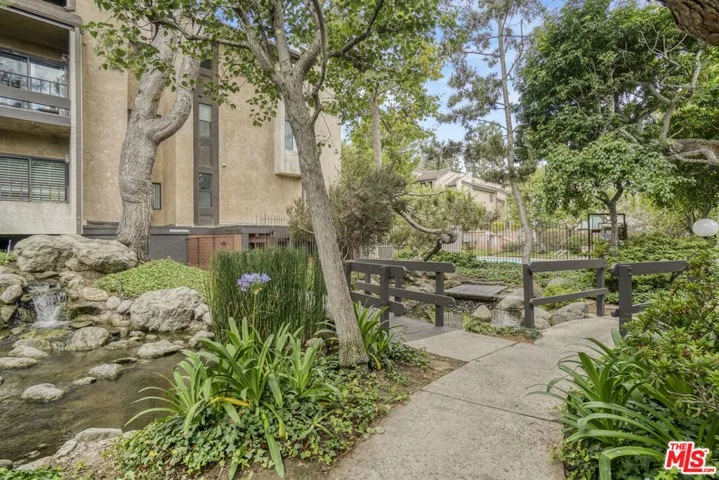 8675 Falmouth Avenue 306, Playa Del Rey, California 90293