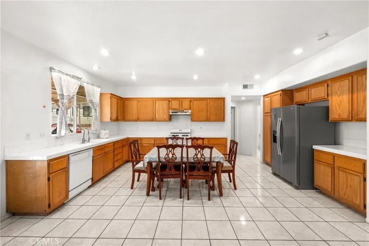 15157 Spinnaker Drive, Lake Elsinore, California 92530