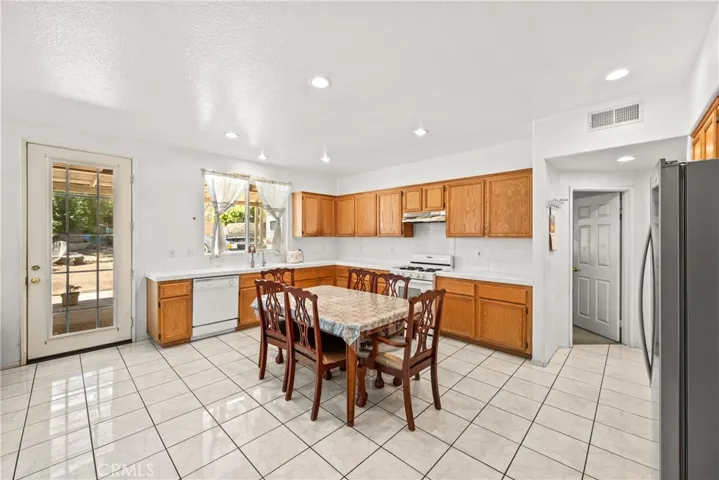 15157 Spinnaker Drive, Lake Elsinore, California 92530