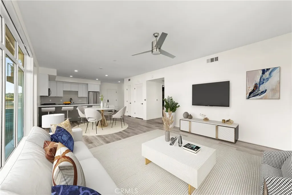 4850 Hollywood Boulevard 502, Hollywood, California 90027, 2 Bedrooms Bedrooms, ,2 BathroomsBathrooms,Residential Lease,For Rent,Hollywood,SR25168607