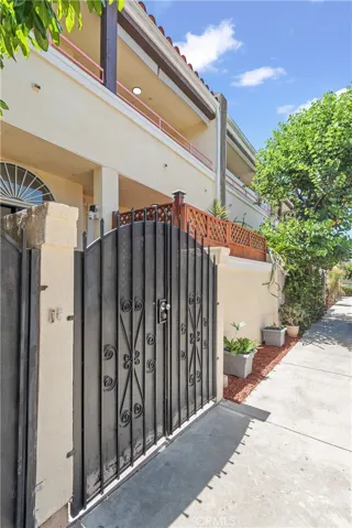 500 N Moore Avenue E, Monterey Park, California 91754