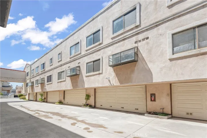 500 N Moore Avenue E, Monterey Park, California 91754