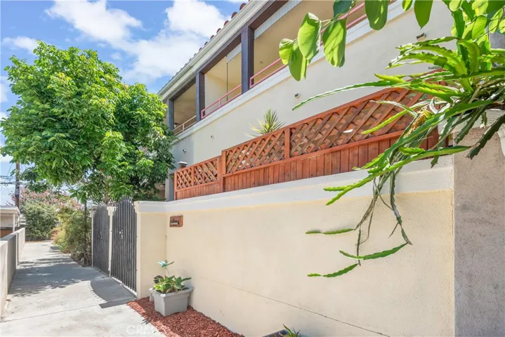 500 N Moore Avenue E, Monterey Park, California 91754