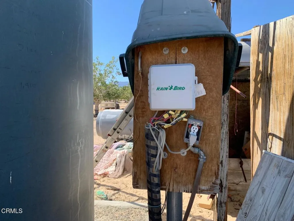 10080 Santa Fe Fire Road, Lucerne Valley, California 92356 home-pic-10