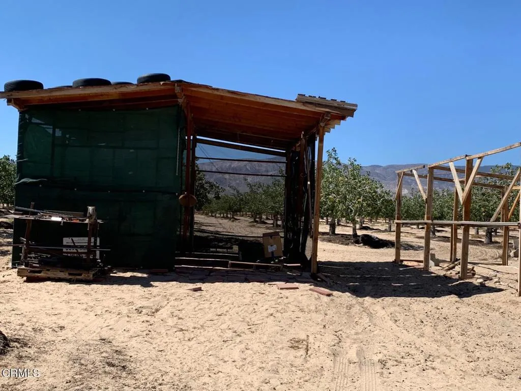 10080 Santa Fe Fire Road, Lucerne Valley, California 92356 home-pic-27