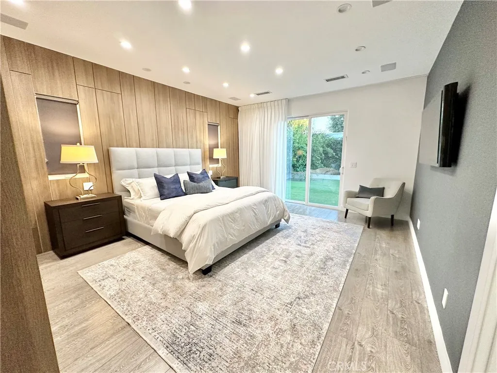 23026 Mobile Street, West Hills, California 91307 home-pic-3