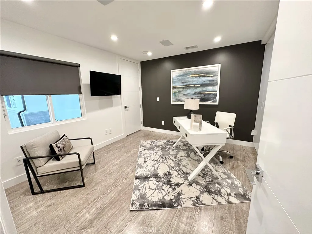 23026 Mobile Street, West Hills, California 91307 home-pic-10