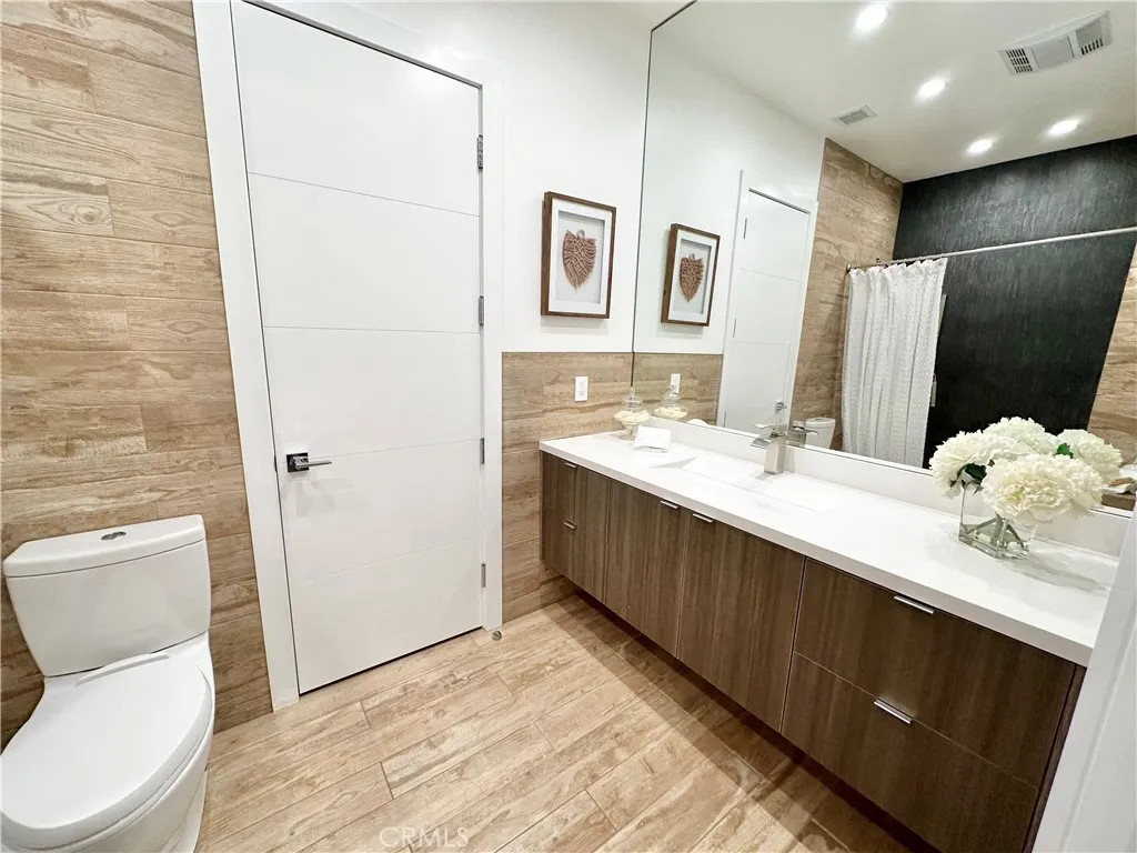 23026 Mobile Street, West Hills, California 91307 home-pic-6