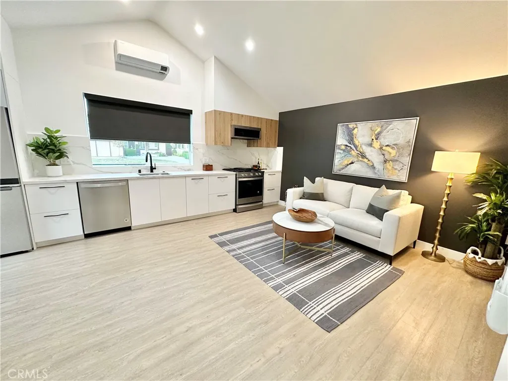 23026 Mobile Street, West Hills, California 91307 home-pic-12