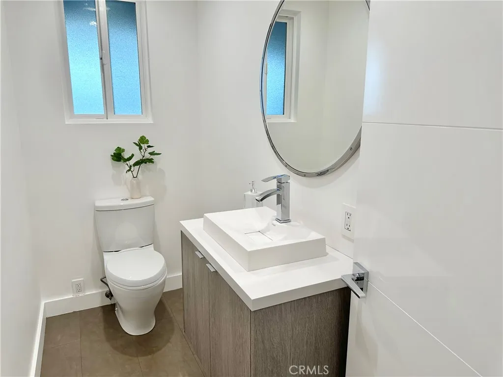 23026 Mobile Street, West Hills, California 91307 home-pic-8