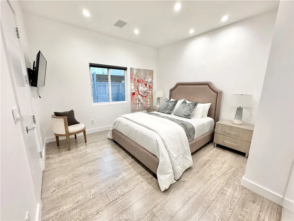 23026 Mobile Street, West Hills, California 91307 home-pic-7